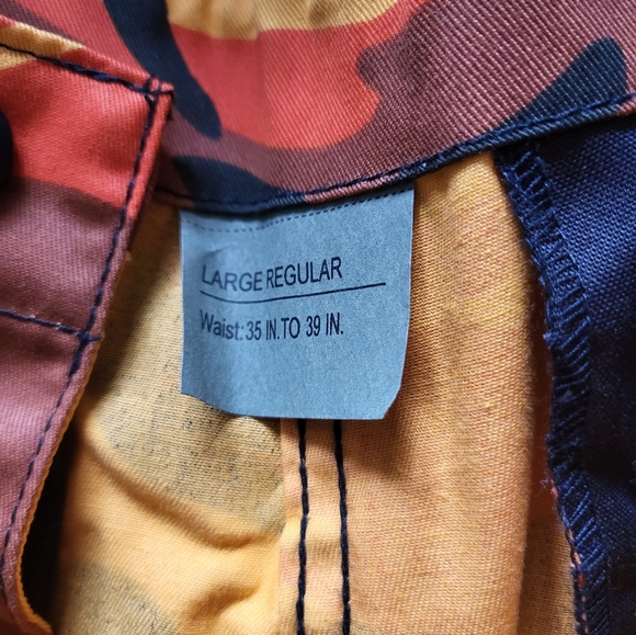 Camouflage cargo shorts - Picture 3 of 3